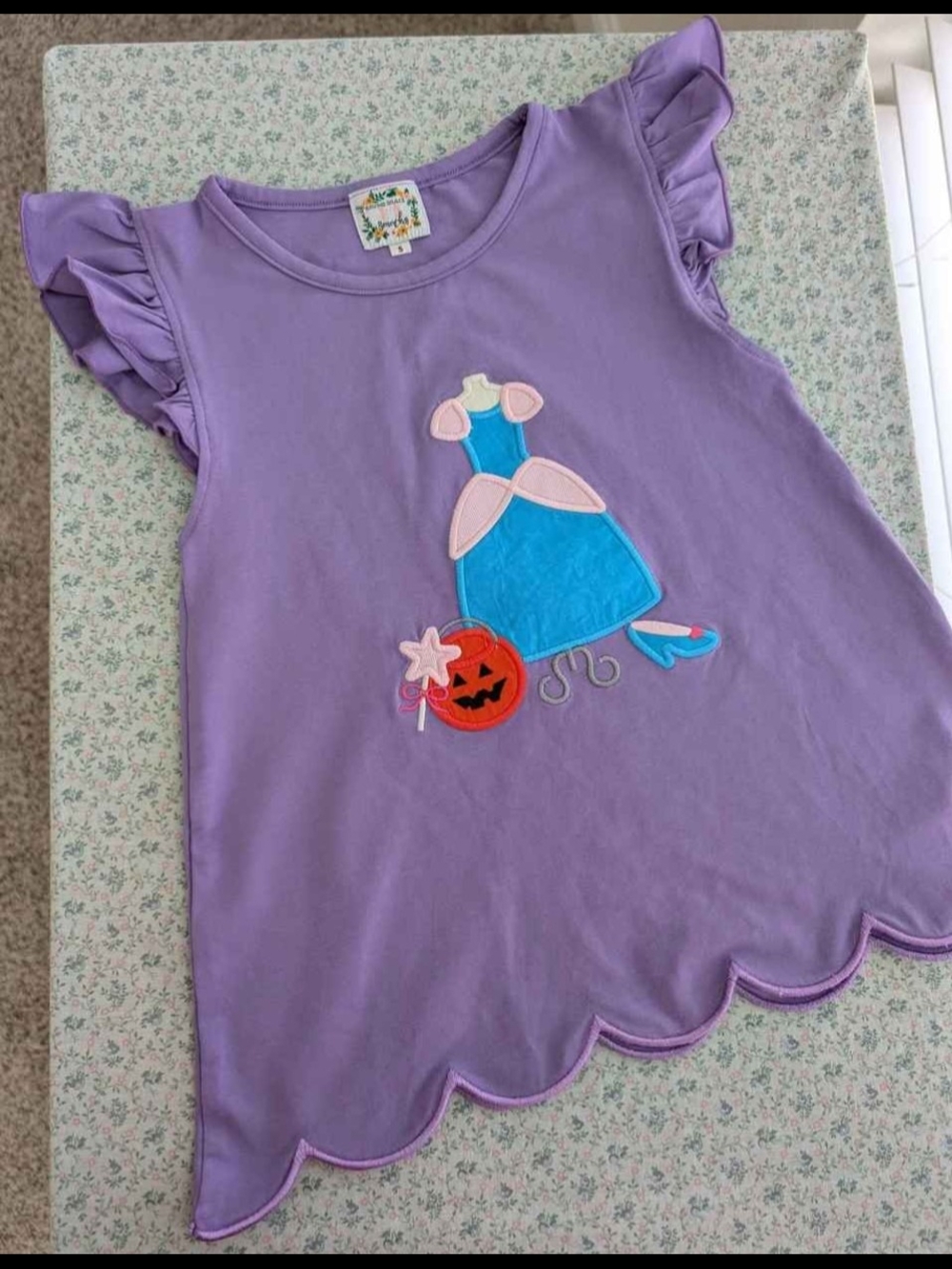 Like New 5T Cinderella Halloween Pumpkin Embroidered Top